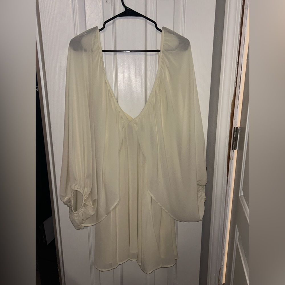 New with tags ivory Fashion Nova dress